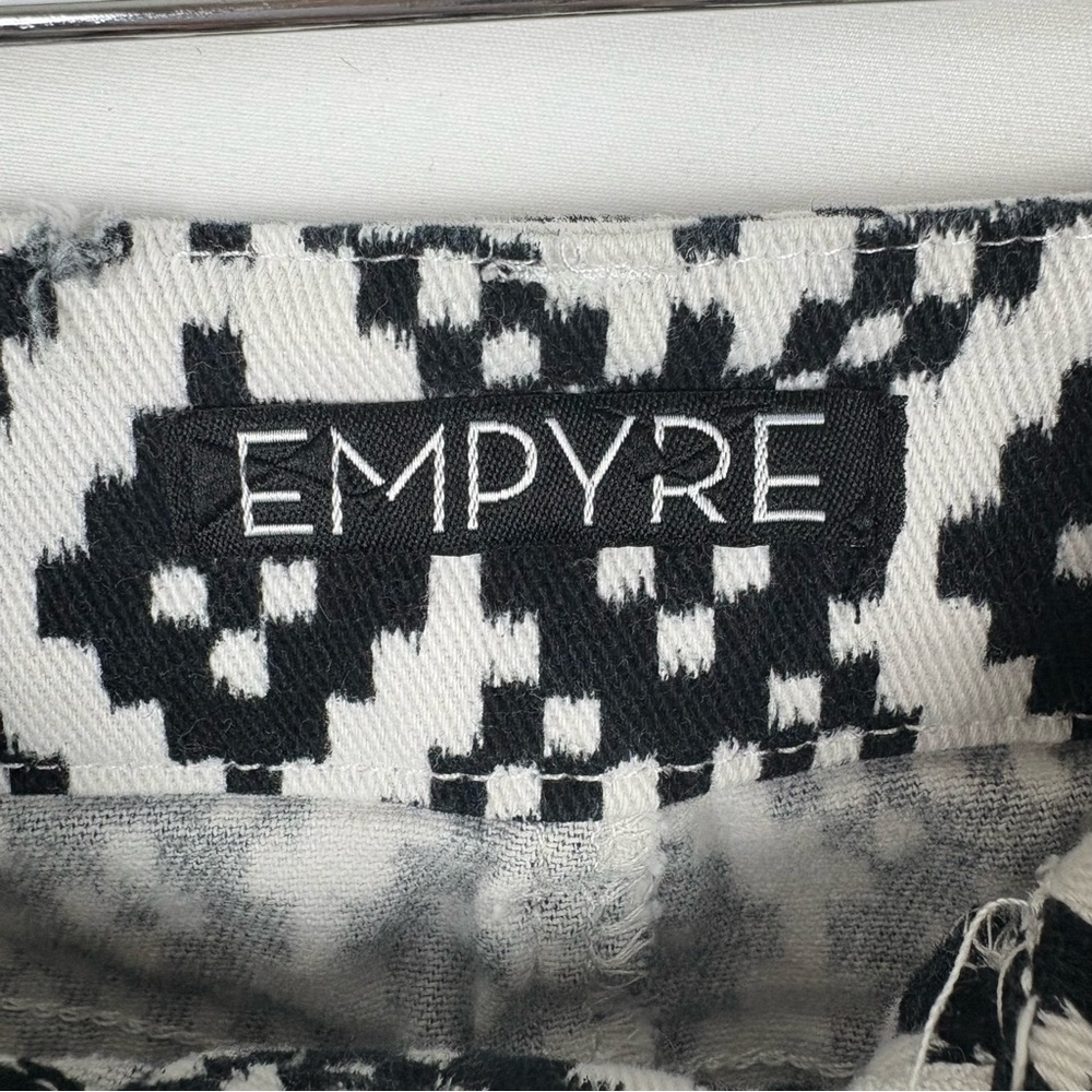 Empyre Patterned Cut Off Shorts - Picture 3 of 8